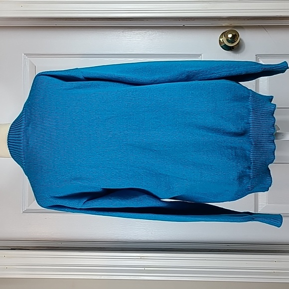 Handknit Mock Neck Sweater - Picture 4 of 9